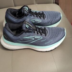 Brooks 9.5w shoes